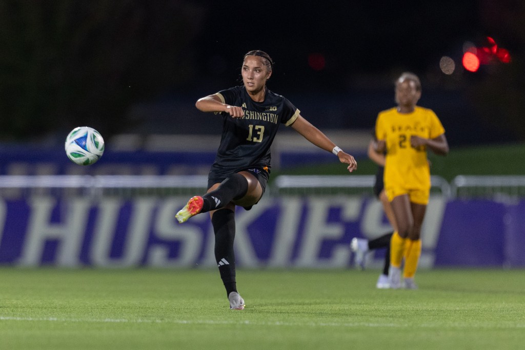 Washington Women’s Soccer Downs Illinois in Big Ten Tournament&nbsp;Quarterfinals